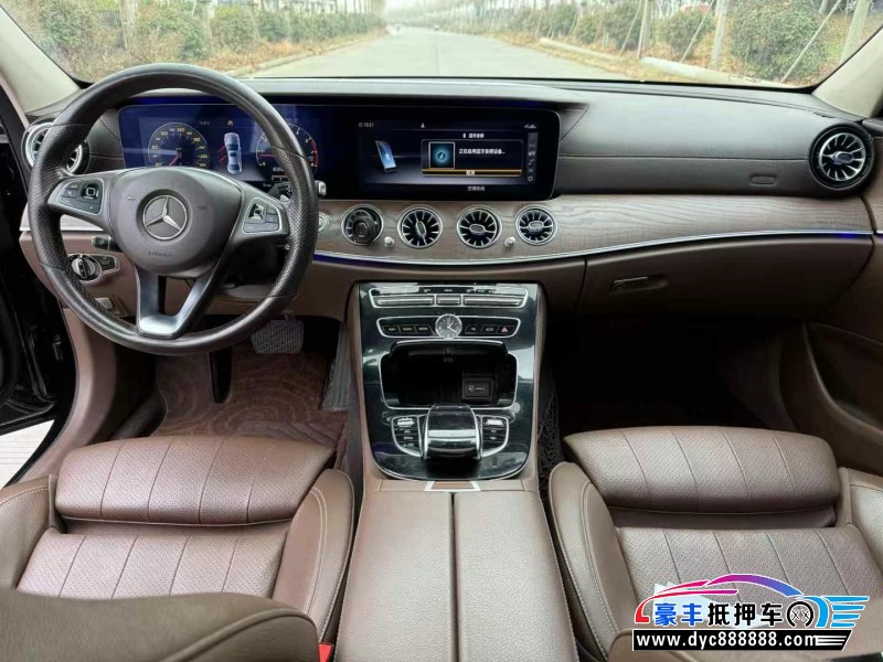 17年奔驰E轿车抵押车出售