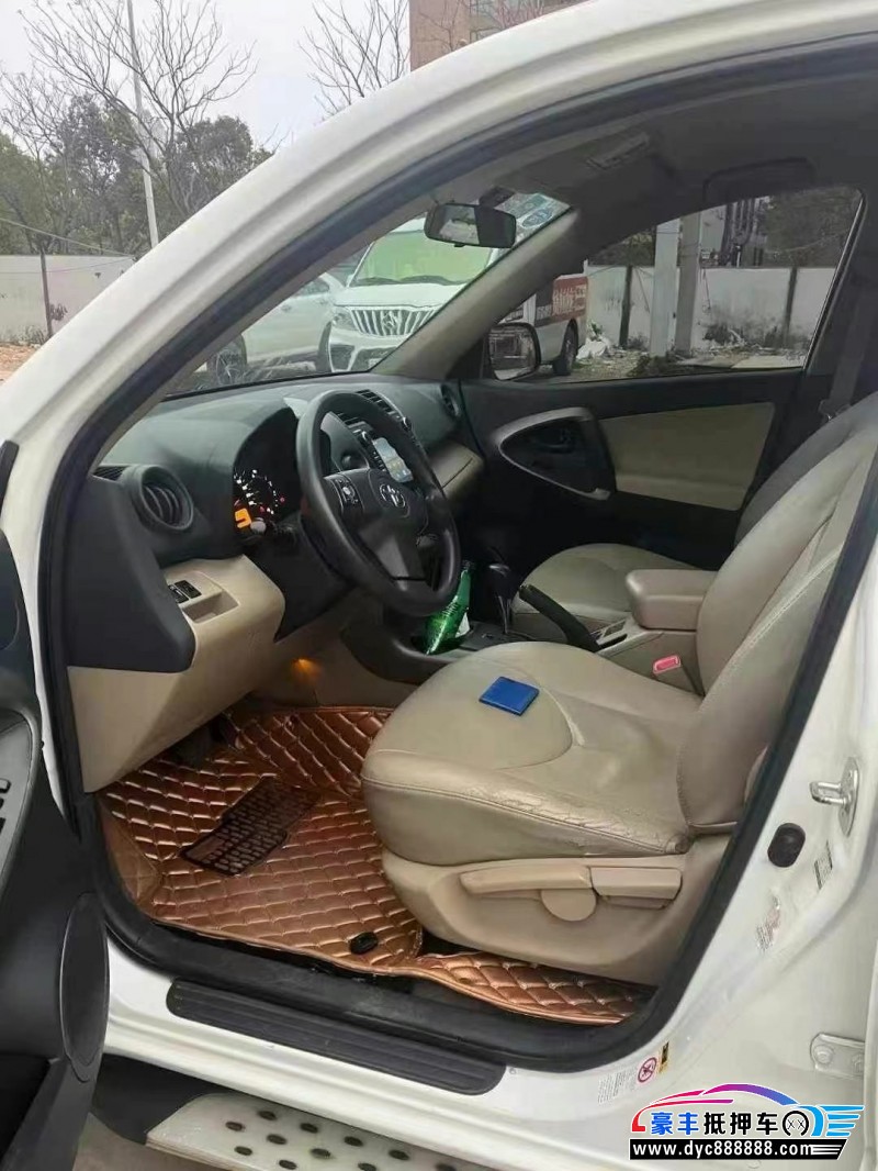 13年丰田RAV4轿车抵押车出售