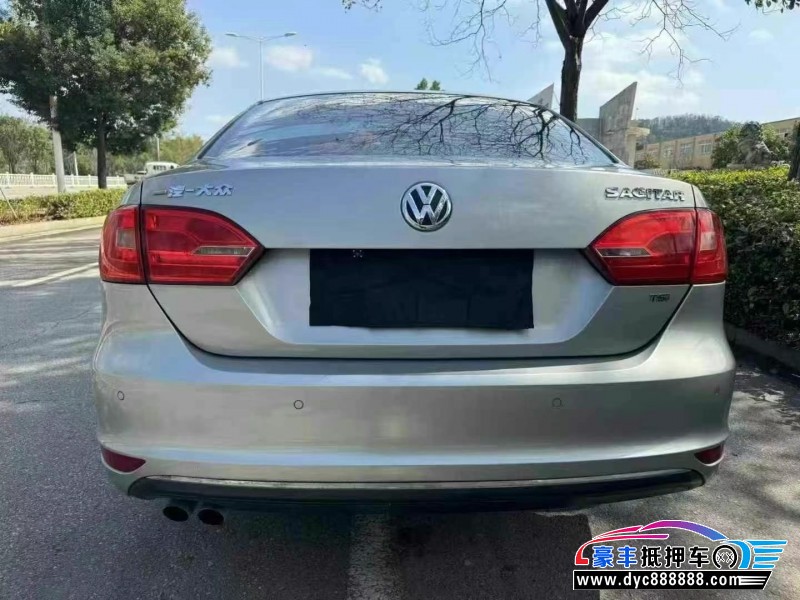 14年大众速腾轿车抵押车出售