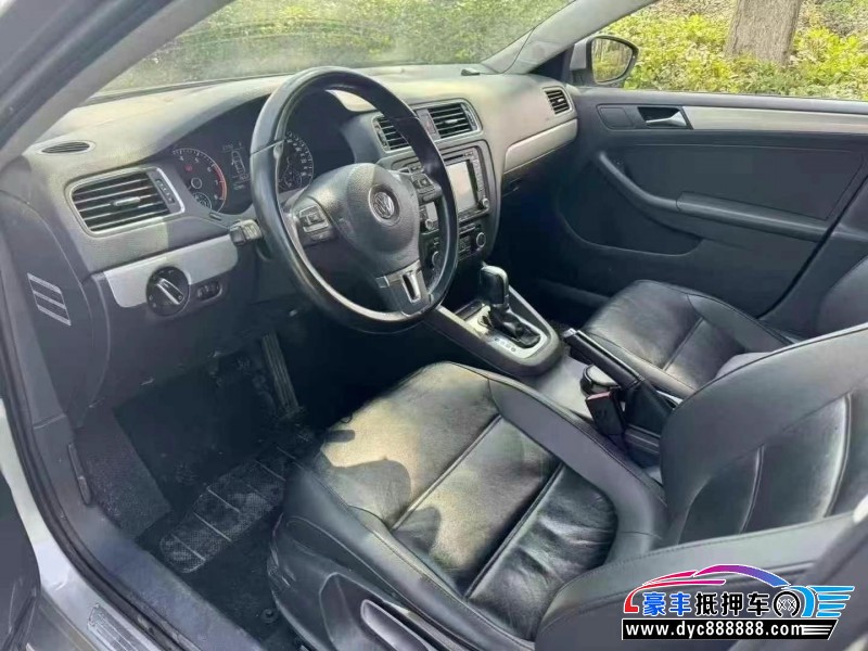 14年大众速腾轿车抵押车出售