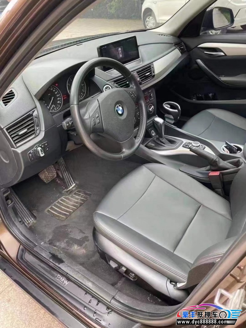 13年宝马X1轿车抵押车出售