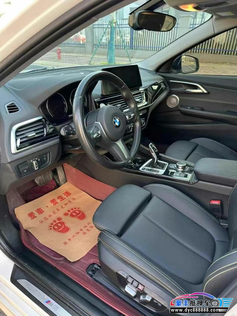 24年宝马1系轿车抵押车出售