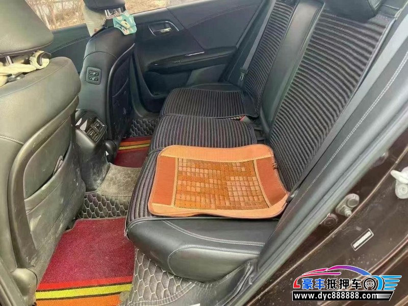 14年本田雅阁轿车抵押车出售