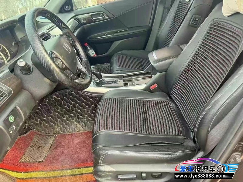 14年本田雅阁轿车抵押车出售