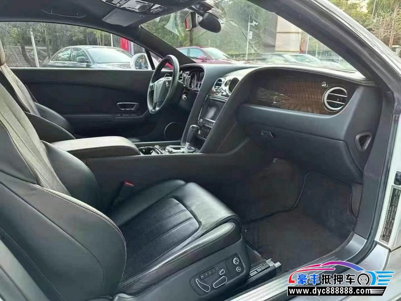 13年宾利欧陆轿车抵押车出售