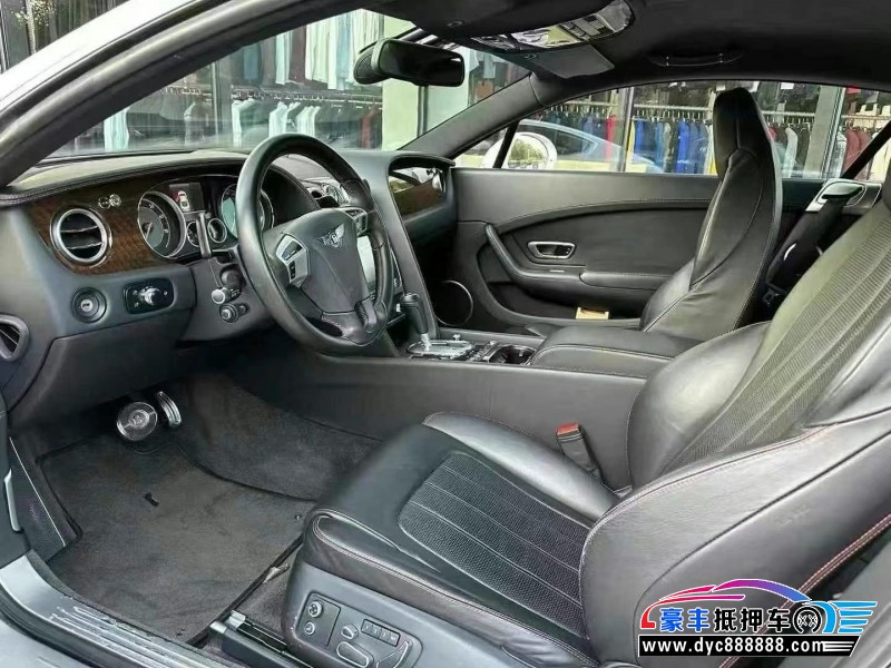 13年宾利欧陆轿车抵押车出售