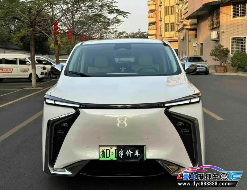 24年合创v09轿车抵押车出售