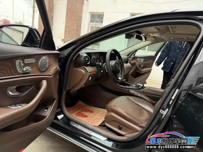 16年奔驰E轿车抵押车出售