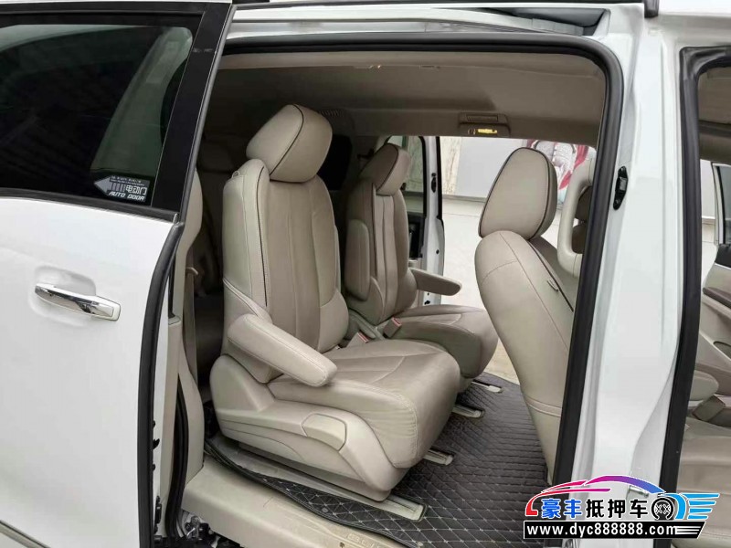 20年别克GL8轿车抵押车出售