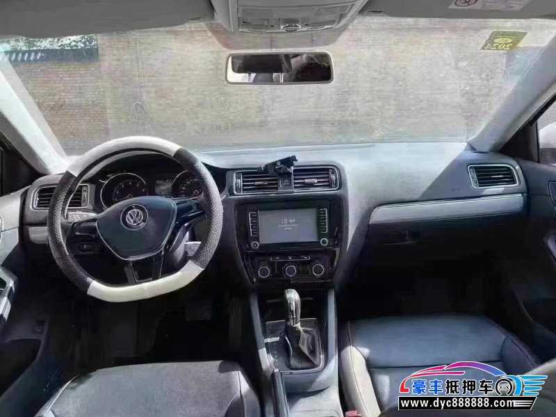 16年大众速腾轿车抵押车出售