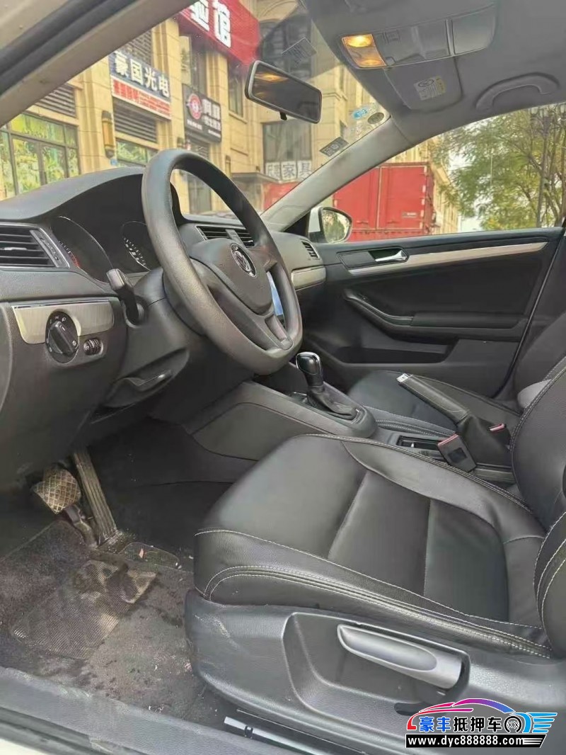 19年大众速腾轿车抵押车出售