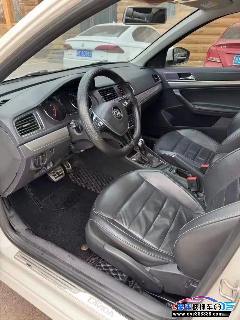 18年大众朗逸轿车抵押车出售