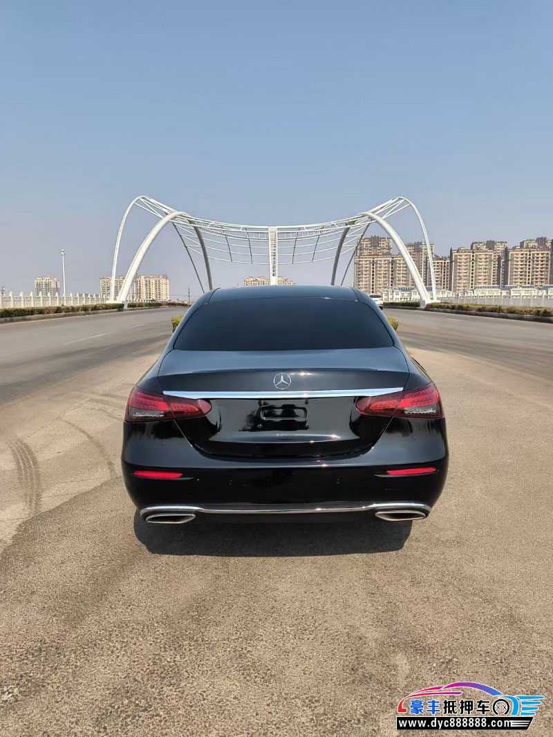 17年奔驰E轿车抵押车出售