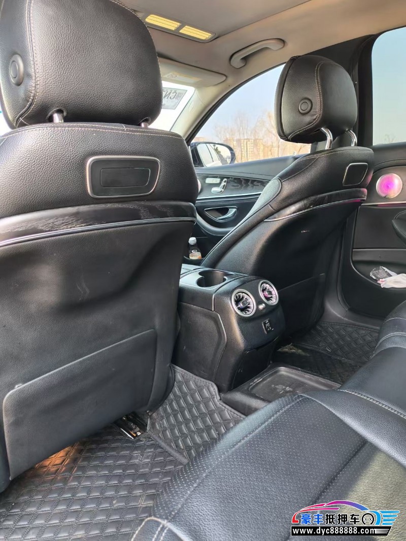 17年奔驰E轿车抵押车出售