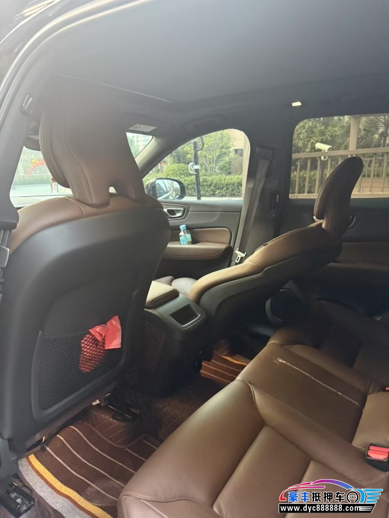 22年沃尔沃XC60轿车抵押车出售