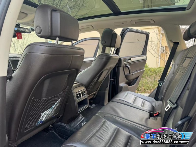 18年大众途锐轿车抵押车出售