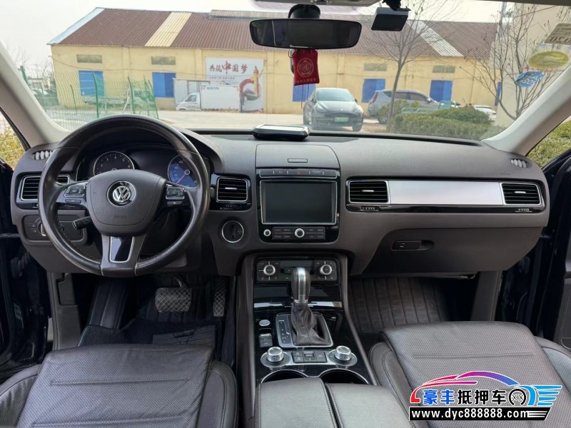 18年大众途锐轿车抵押车出售