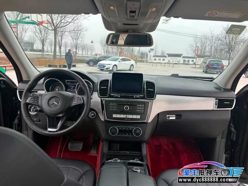 16年奔驰GLE轿车抵押车出售