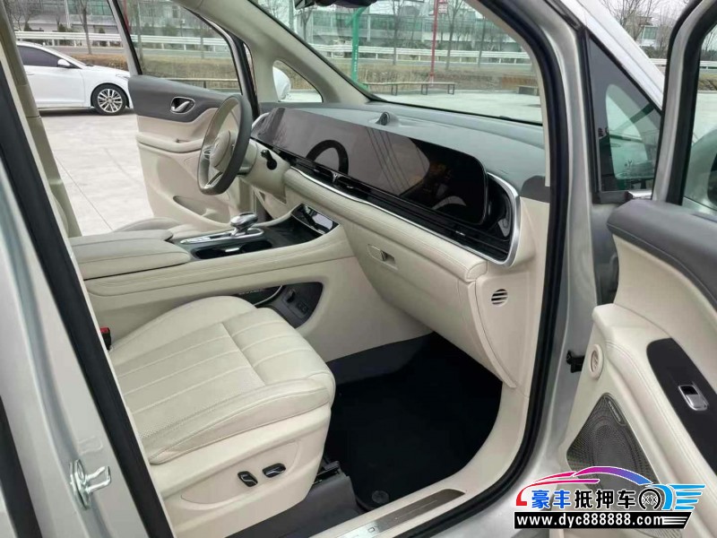 24年岚图梦想家轿车抵押车出售