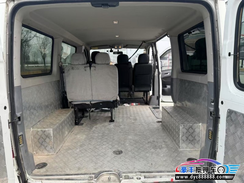 21年上汽大通V80轿车抵押车出售