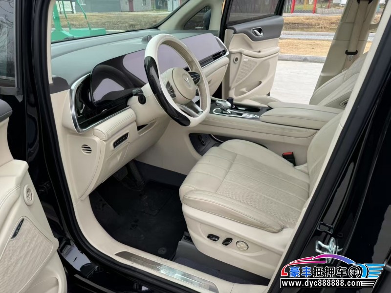 23年岚图梦想家轿车抵押车出售