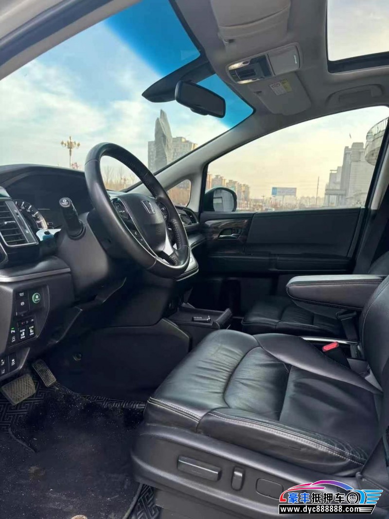 17年本田艾力绅轿车抵押车出售