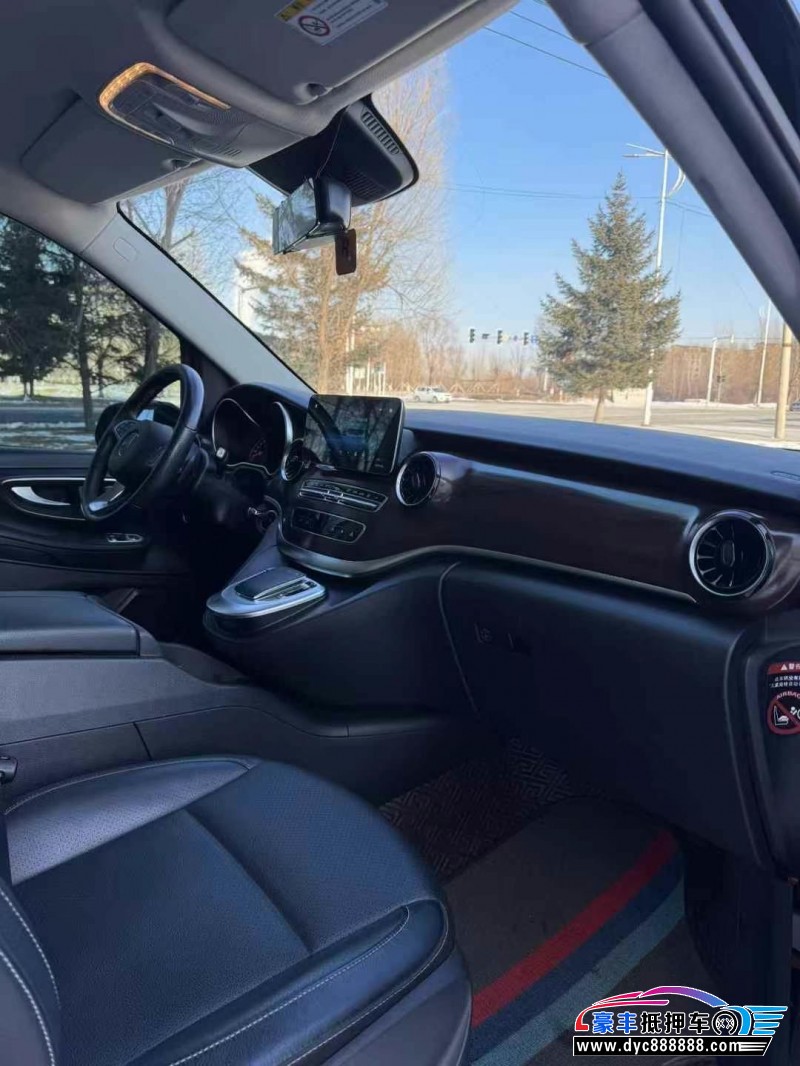 20年奔驰V轿车抵押车出售