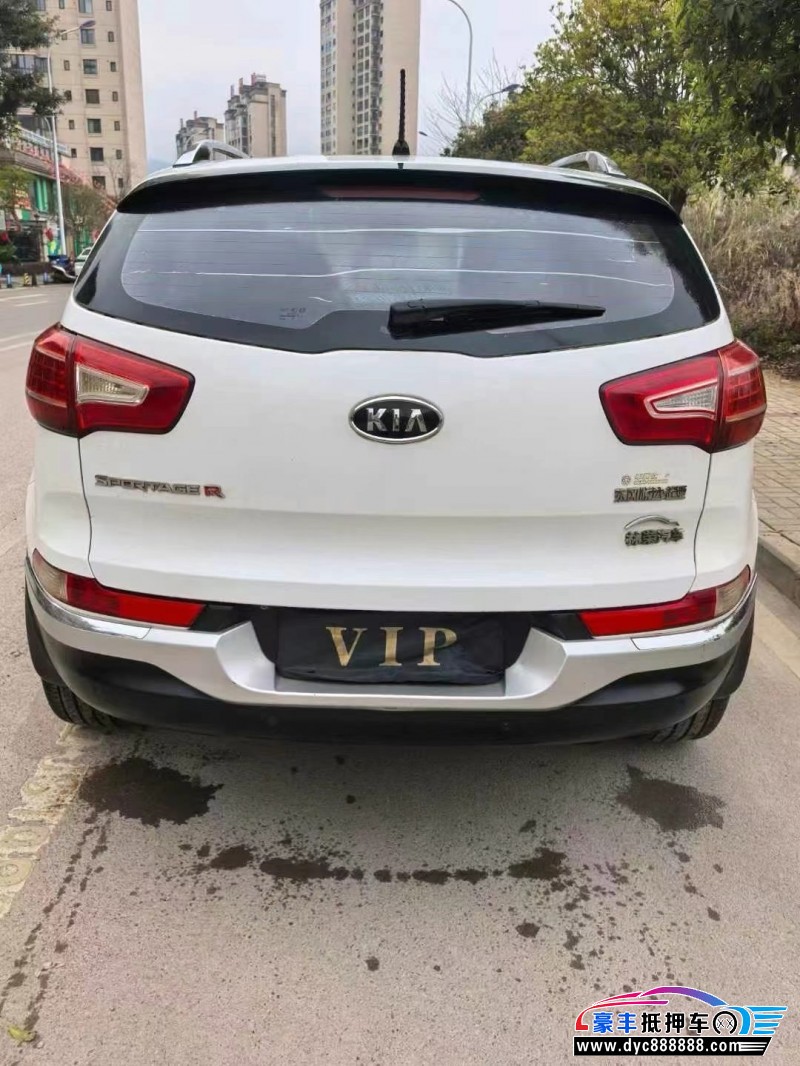 14年起亚智跑轿车抵押车出售