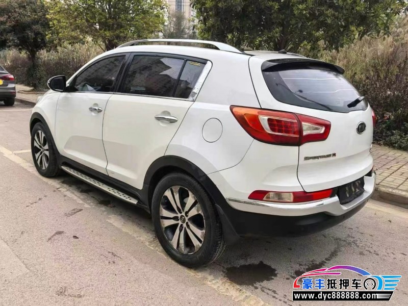 14年起亚智跑轿车抵押车出售