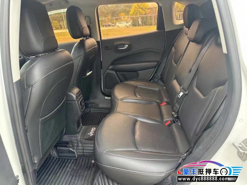 18年Jeep指南者轿车抵押车出售