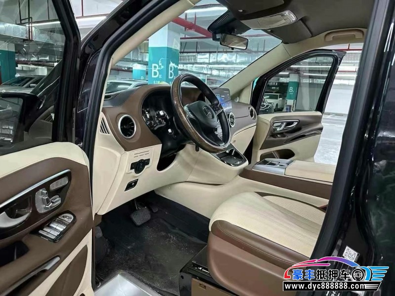 24年奔驰V轿车抵押车出售