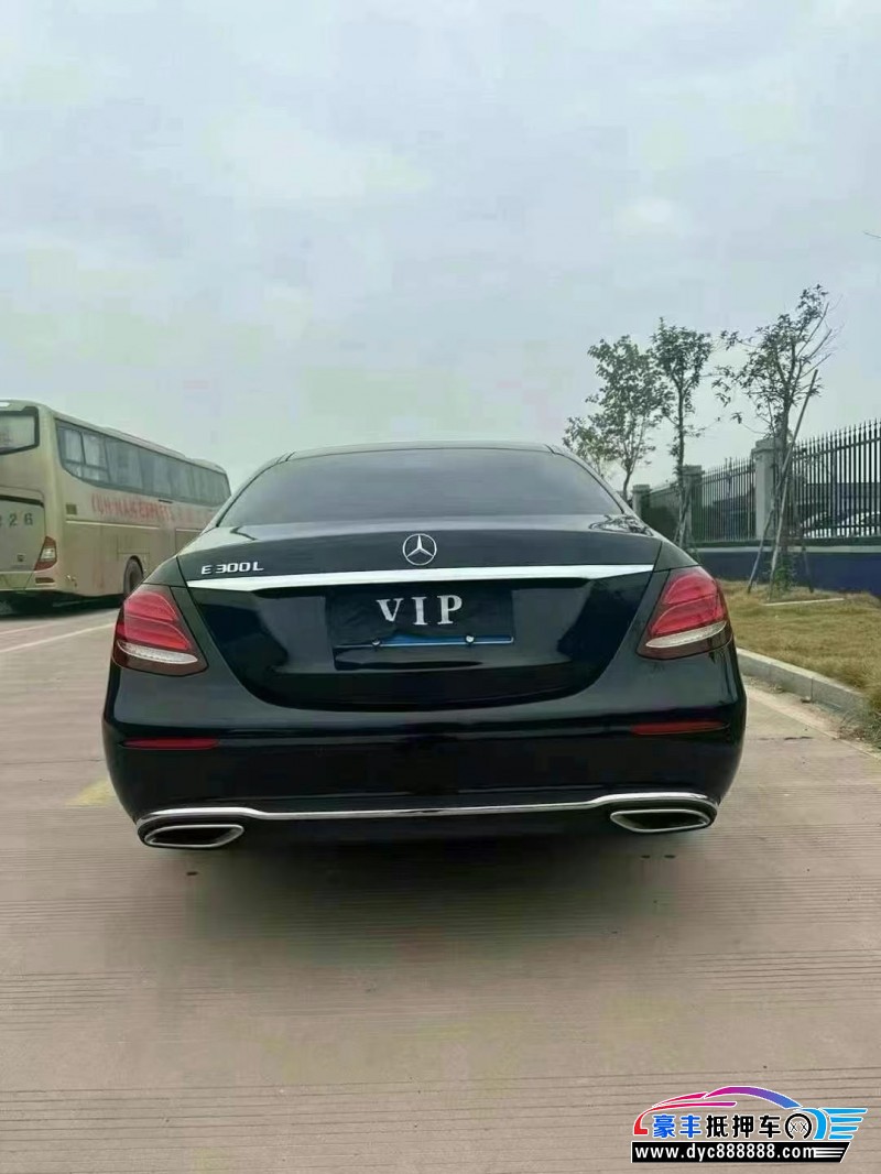 20年奔驰E轿车抵押车出售