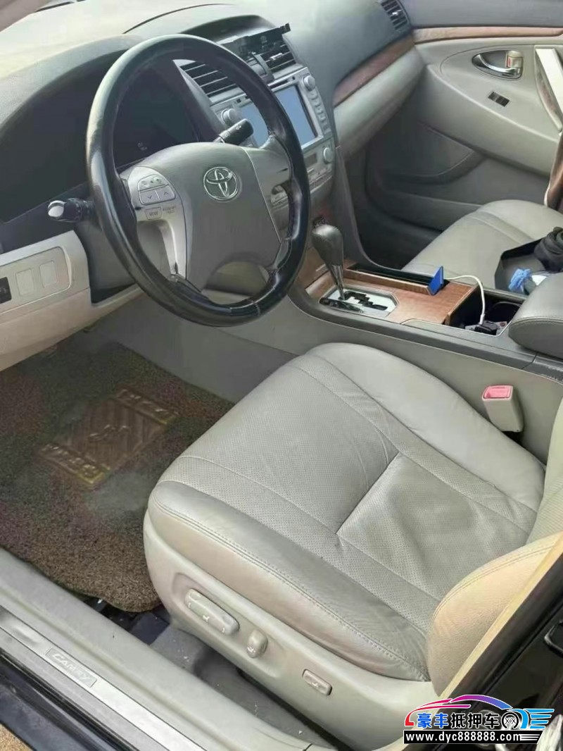 13年丰田凯美瑞轿车抵押车出售