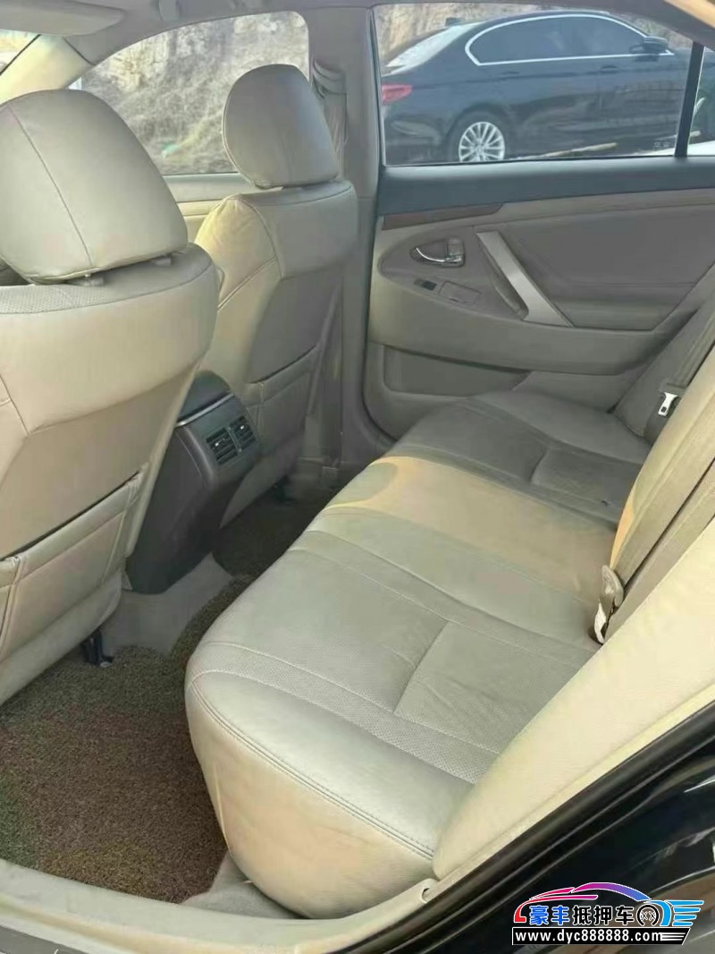 13年丰田凯美瑞轿车抵押车出售