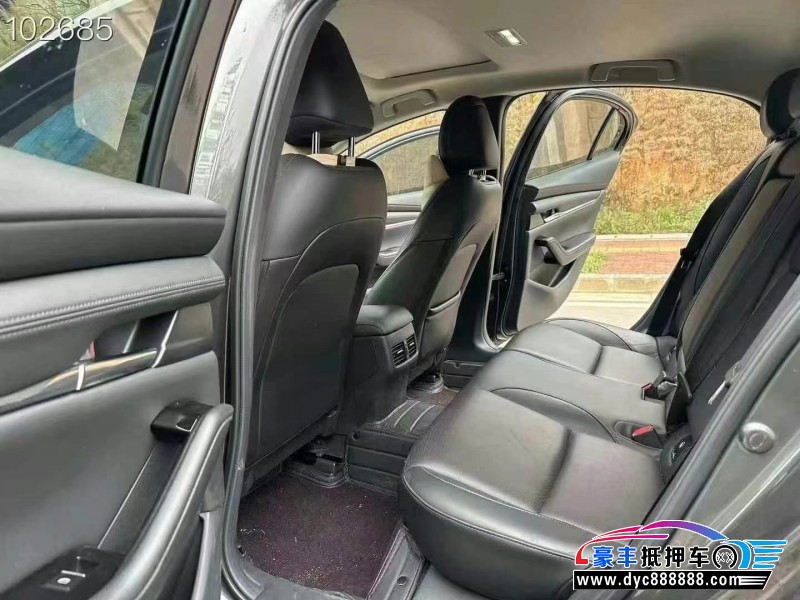 20年马自达昂克赛拉轿车抵押车出售