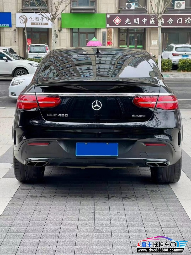 17年奔驰GLE轿车抵押车出售