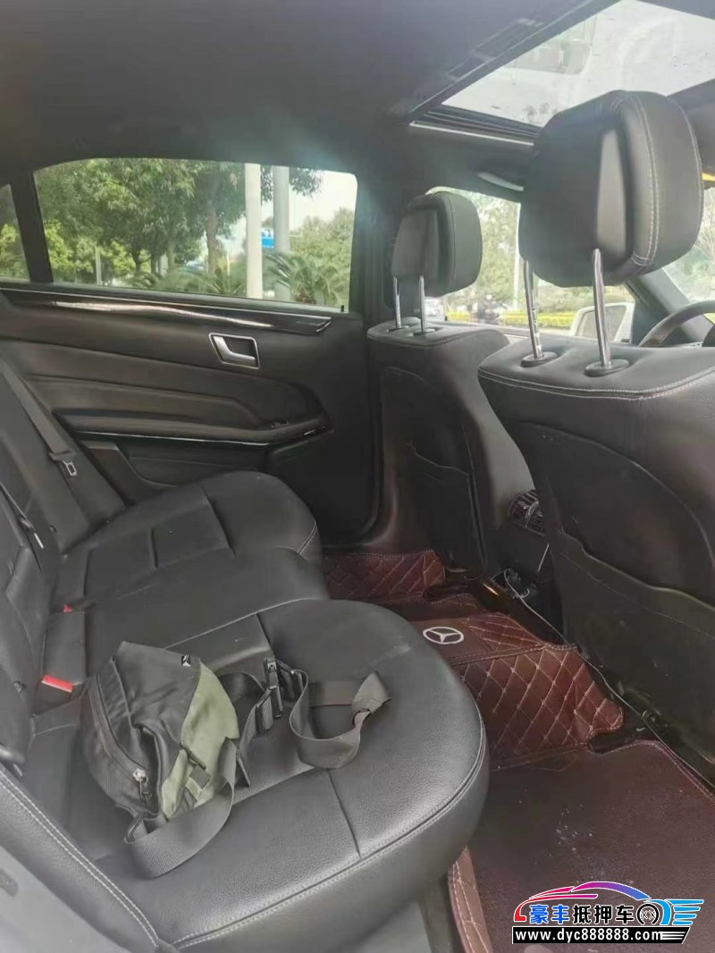 13年奔驰E轿车抵押车出售