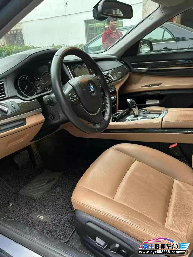 14年宝马7系轿车抵押车出售