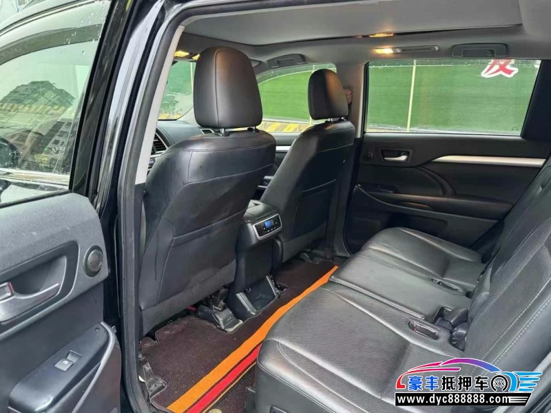 15年丰田汉兰达轿车抵押车出售