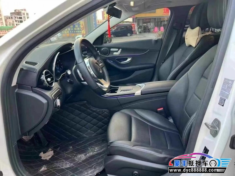 22年奔驰C轿车抵押车出售