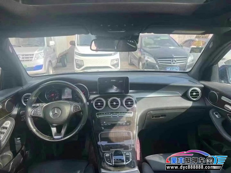 18年奔驰GLC轿车抵押车出售