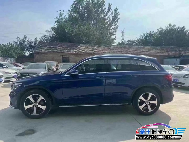 18年奔驰GLC轿车抵押车出售