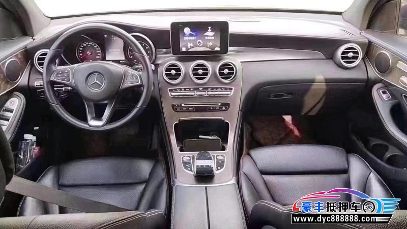 16年奔驰GLC轿车抵押车出售