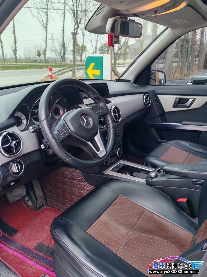 13年奔驰GLK轿车抵押车出售