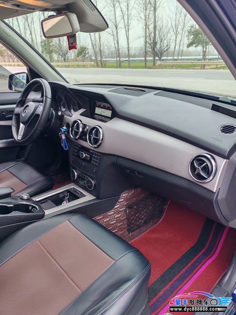 13年奔驰GLK轿车抵押车出售