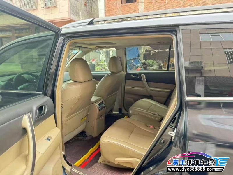 13年丰田汉兰达轿车抵押车出售