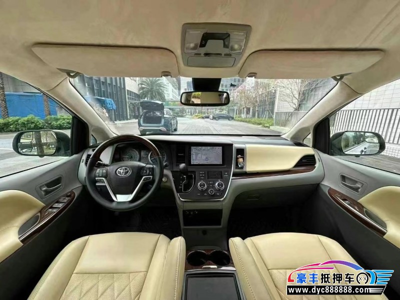 19年丰田塞纳轿车抵押车出售