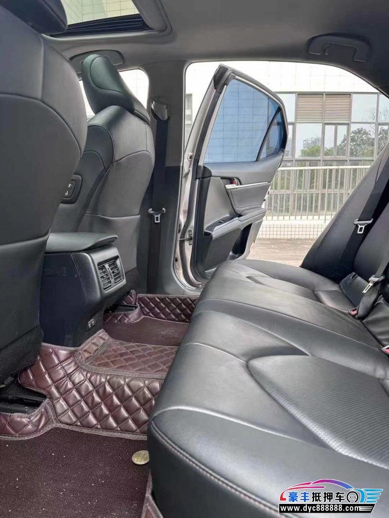 18年丰田凯美瑞轿车抵押车出售