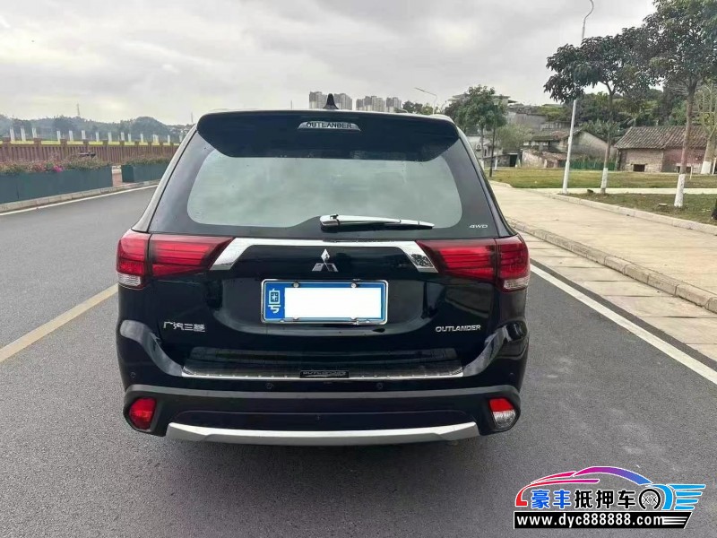 17年三菱欧蓝德轿车抵押车出售