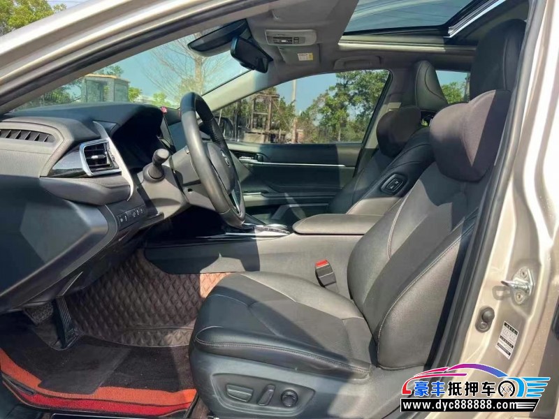 22年丰田凯美瑞轿车抵押车出售